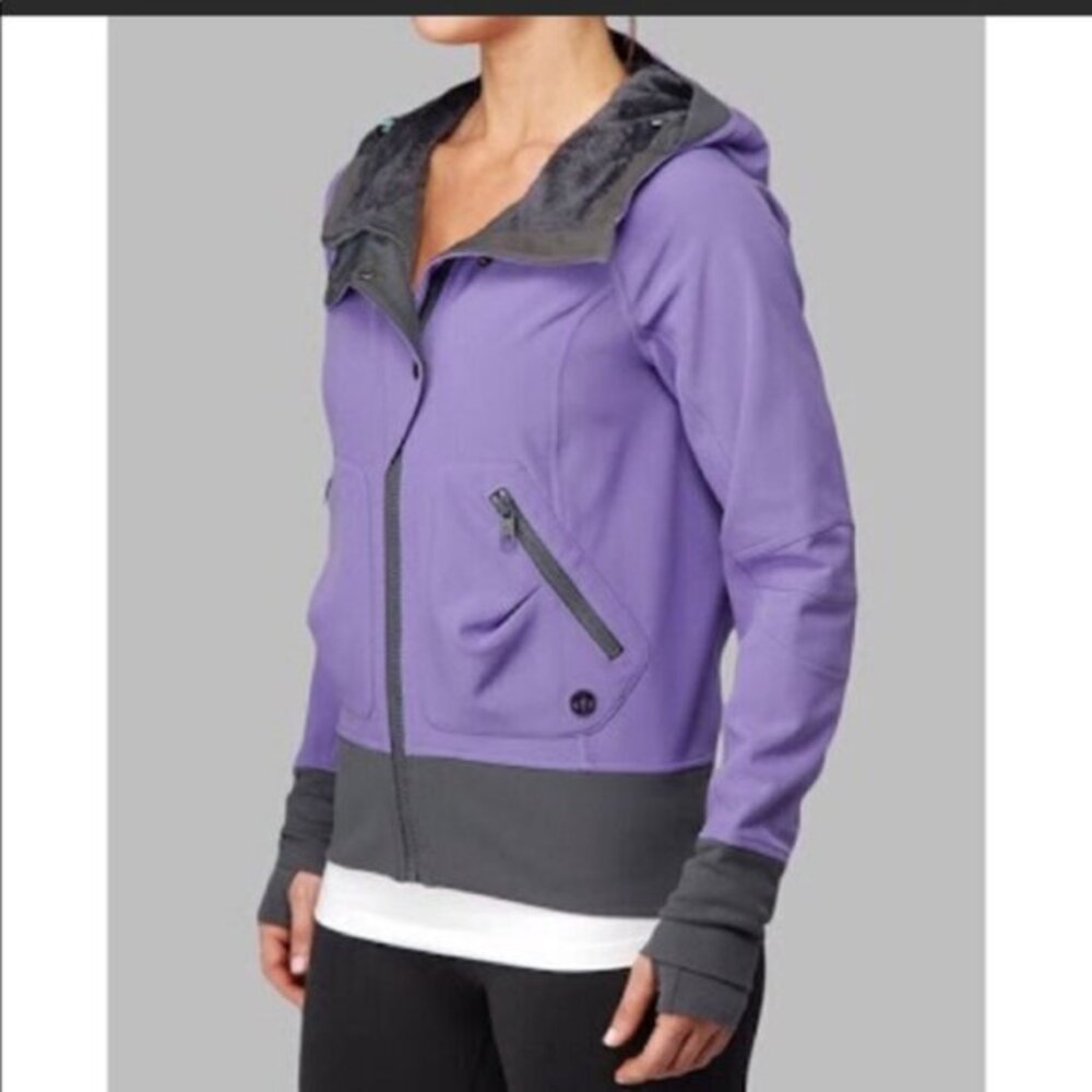 $250 faux fur lined Lululemon hoodie escapade ski fall winter jacket 4 2 small